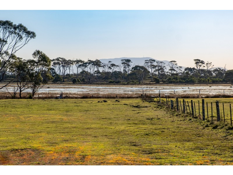 Sloping Main TAS 7186