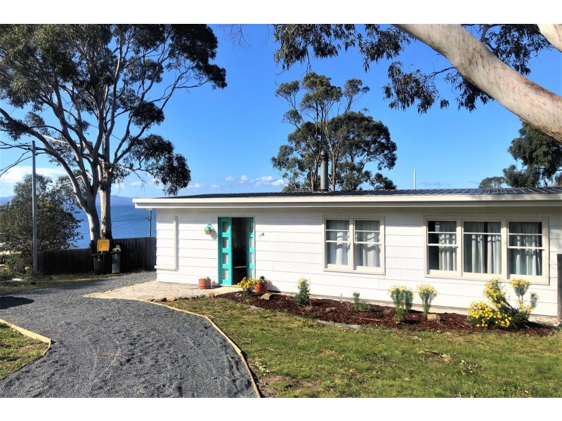 1 Susans Bay Road, Primrose Sands TAS 7173