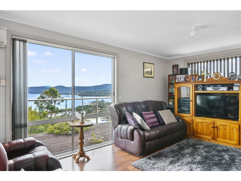 74 Lagoon Road, White Beach TAS 7184