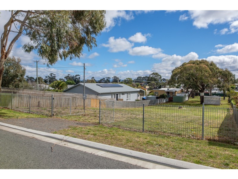 2 Lukeekah Street, Dodges Ferry TAS 7173