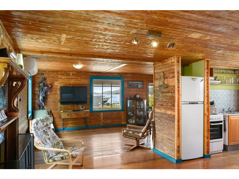 2 Dunalley Esplanade, Dunalley TAS 7177