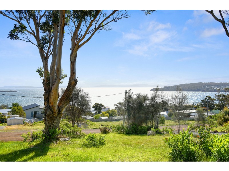 8 Ash Street, Primrose Sands TAS 7173