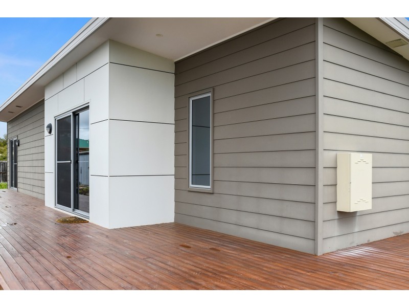 8 First Avenue, Dodges Ferry TAS 7173