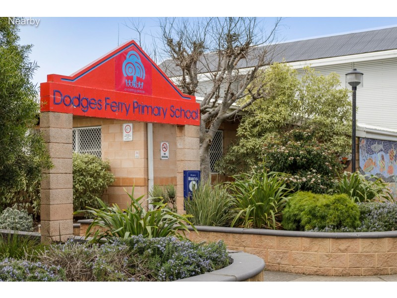 8 First Avenue, Dodges Ferry TAS 7173