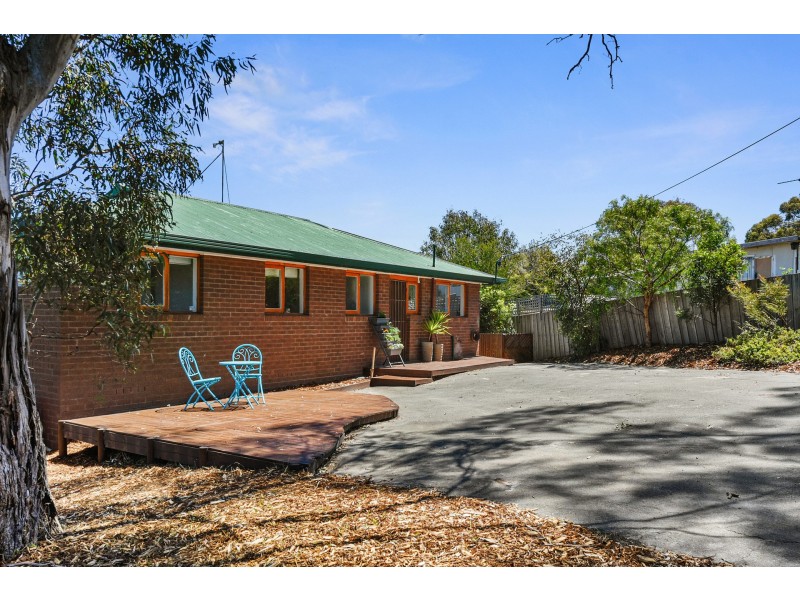 8 Parker Street, Carlton TAS 7173