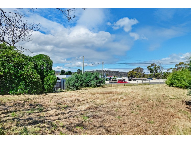 12 Tenth Avenue, Dodges Ferry TAS 7173