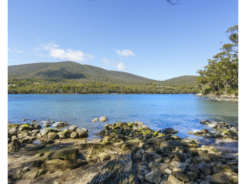 186 Old Jetty Road, Eaglehawk Neck TAS 7179