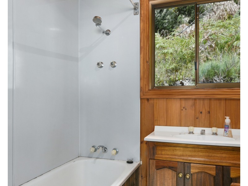 78 Lagoon Road, White Beach TAS 7184
