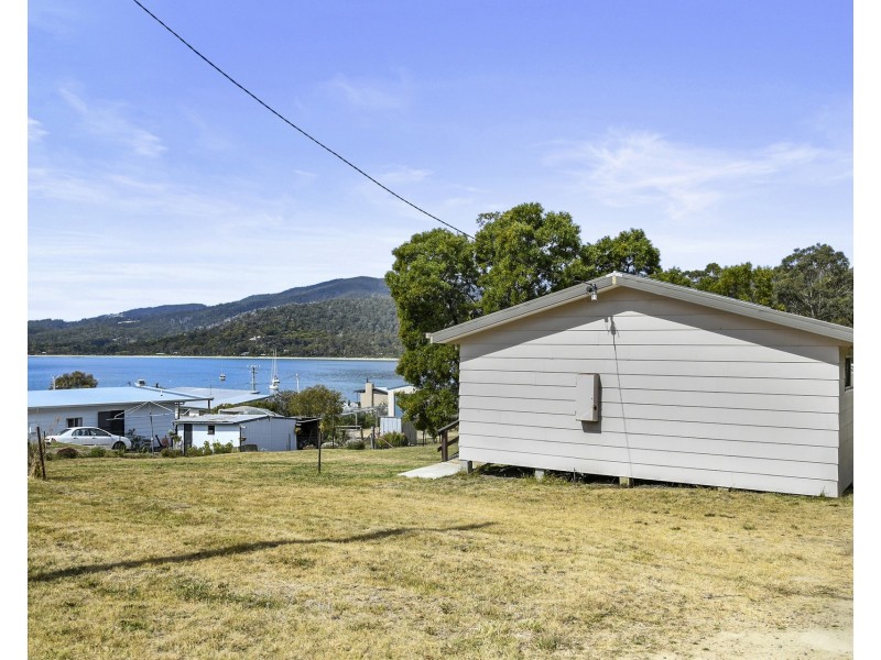 11 Noyes Road, White Beach TAS 7184