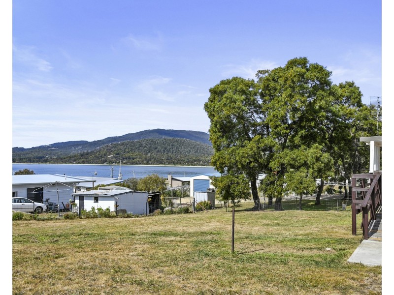11 Noyes Road, White Beach TAS 7184
