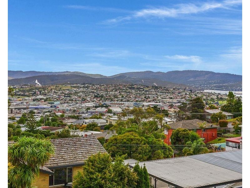 8 Beverley Grove, West Moonah TAS 7009