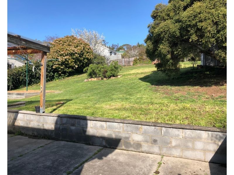 8 Beverley Grove, West Moonah TAS 7009
