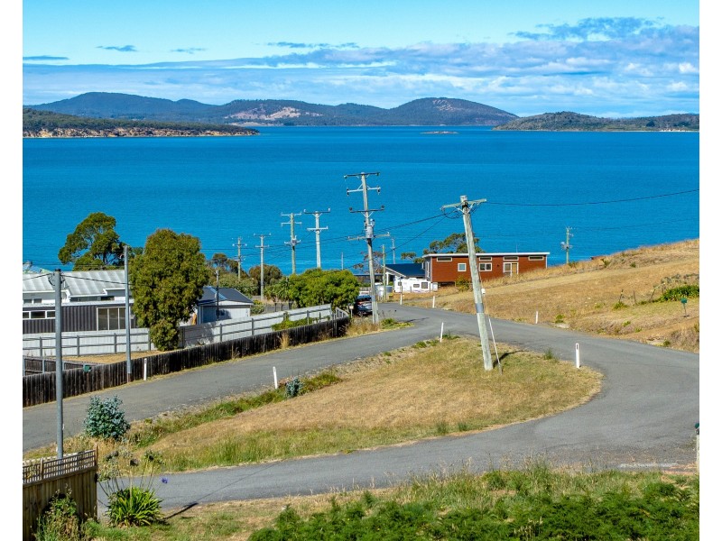 24 Norfolk Crescent, Primrose Sands TAS 7173