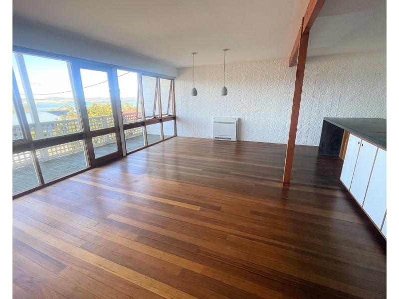 28 Third Avenue, Midway Point TAS 7171