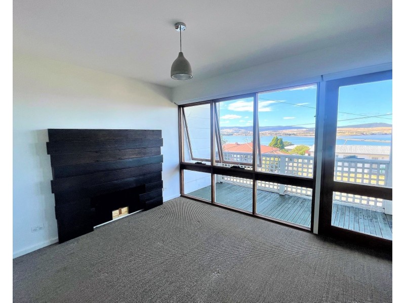 28 Third Avenue, Midway Point TAS 7171