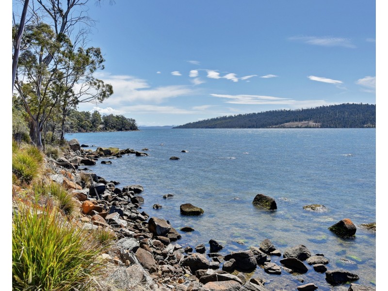 7 Mason Point Road, Eaglehawk Neck TAS 7179