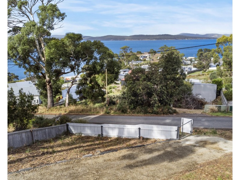 13 Broom Street, Primrose Sands TAS 7173