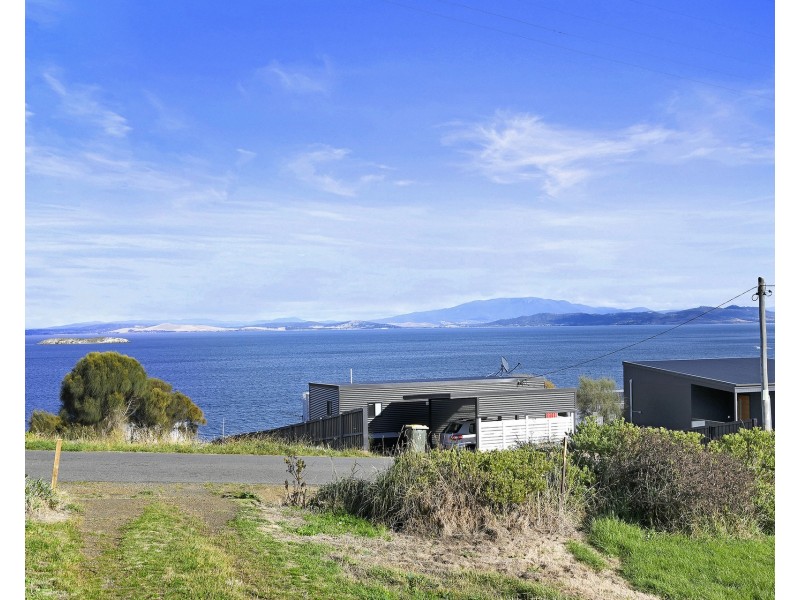 70 Grevillea Street, Primrose Sands TAS 7173