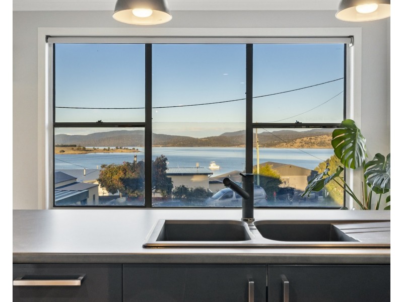 6 Longs Road, Boomer Bay TAS 7177