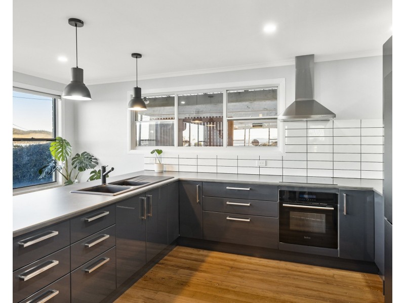 6 Longs Road, Boomer Bay TAS 7177