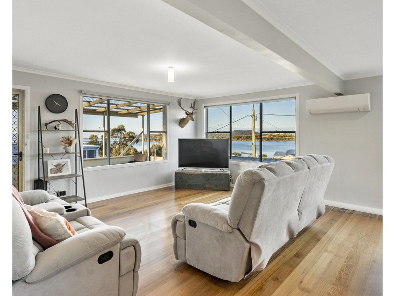 6 Longs Road, Boomer Bay TAS 7177