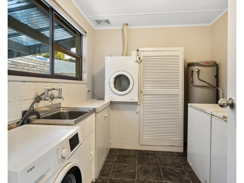 6 Longs Road, Boomer Bay TAS 7177