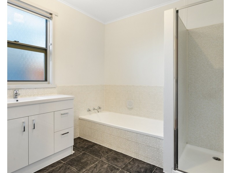 6 Longs Road, Boomer Bay TAS 7177