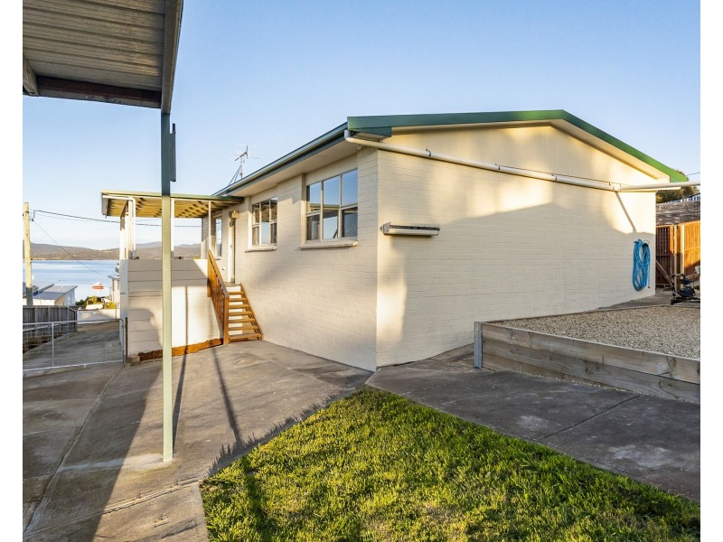6 Longs Road, Boomer Bay TAS 7177