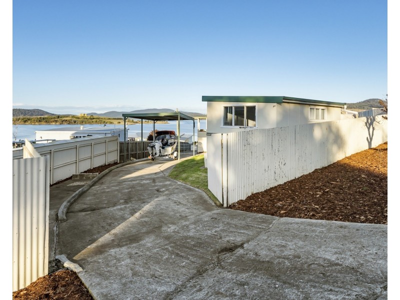 6 Longs Road, Boomer Bay TAS 7177