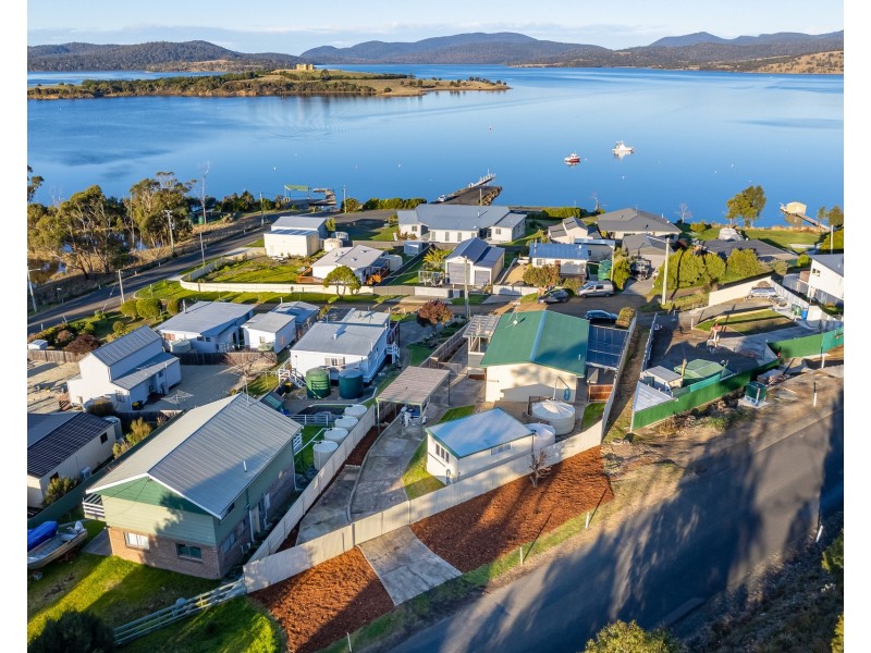 6 Longs Road, Boomer Bay TAS 7177