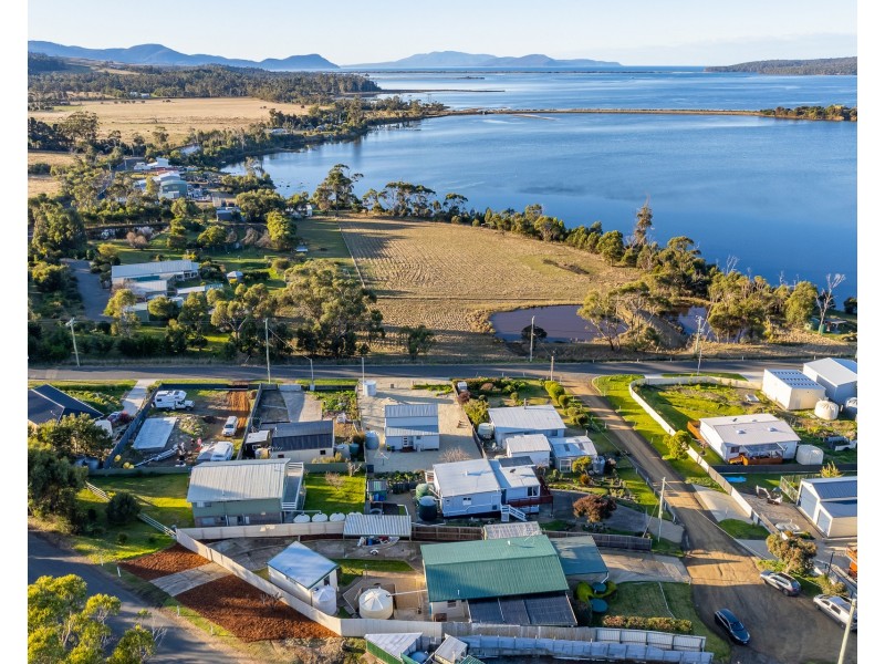 6 Longs Road, Boomer Bay TAS 7177