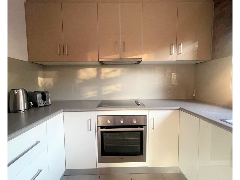 1/40 St Helens Street, Lindisfarne TAS 7015