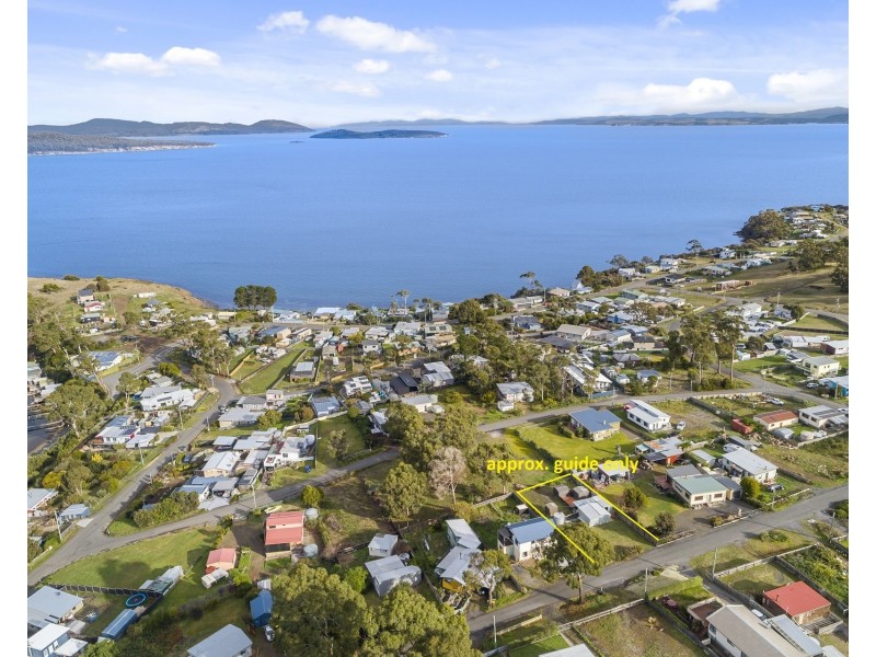 14 Broom Street, Primrose Sands TAS 7173