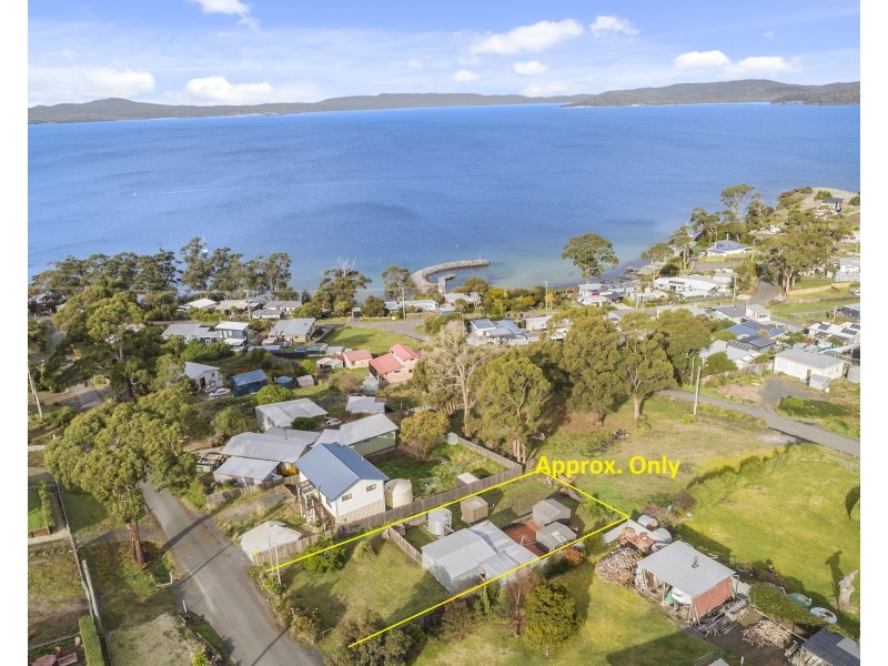 14 Broom Street, Primrose Sands TAS 7173