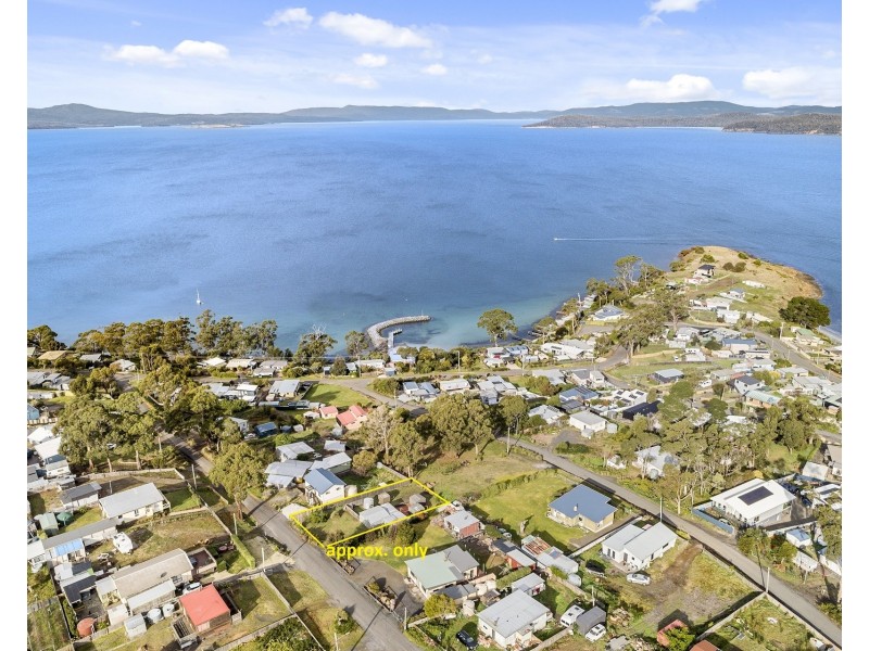 14 Broom Street, Primrose Sands TAS 7173