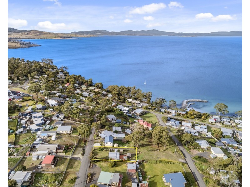 14 Broom Street, Primrose Sands TAS 7173