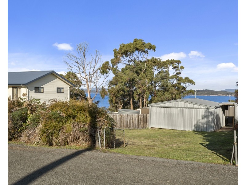 14 Broom Street, Primrose Sands TAS 7173