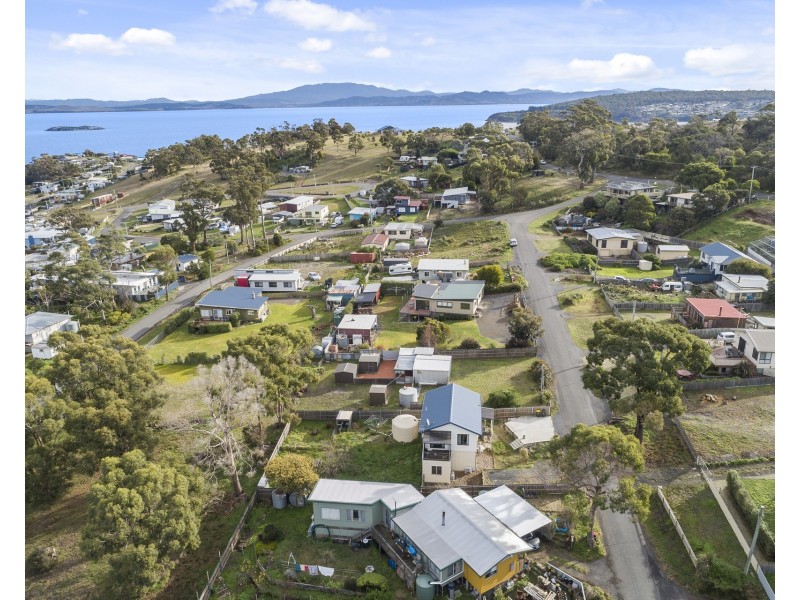 14 Broom Street, Primrose Sands TAS 7173