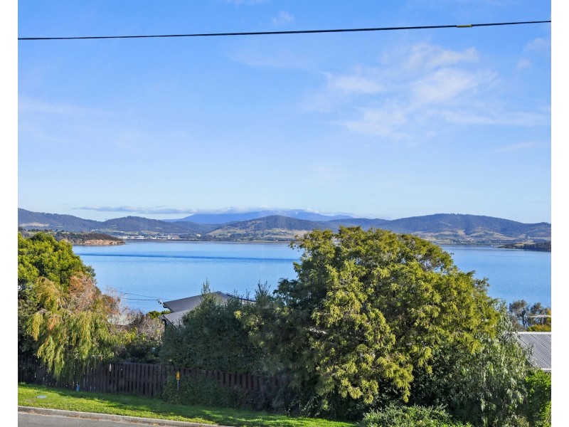 15 Brady Street, Midway Point TAS 7171