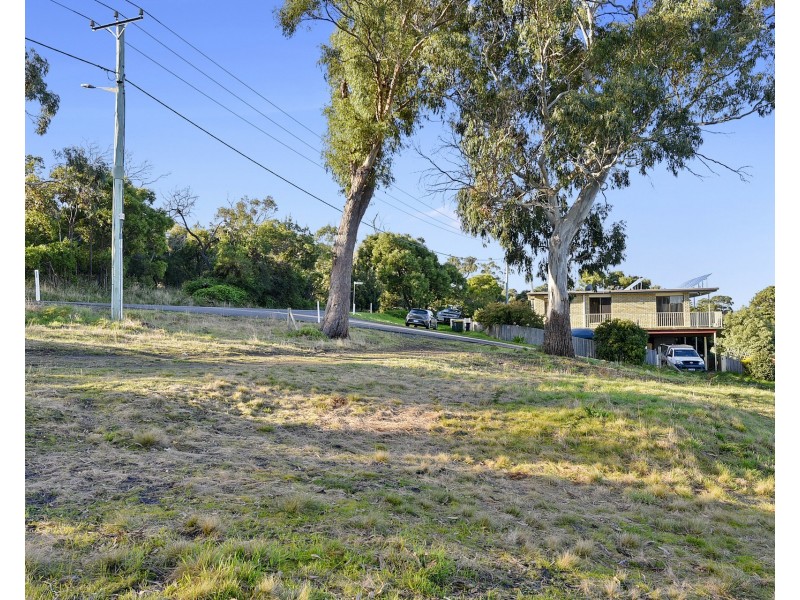 1 Oak Street, Primrose Sands TAS 7173