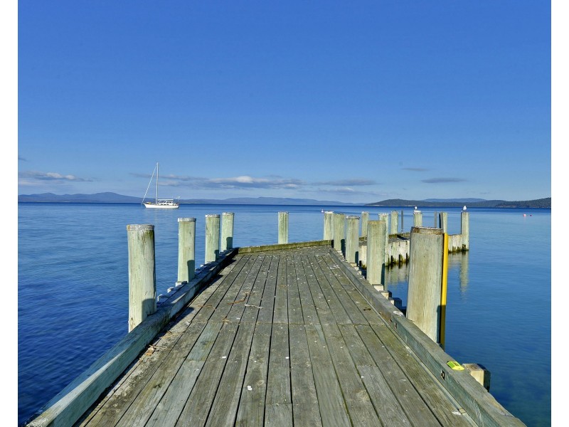 1 Oak Street, Primrose Sands TAS 7173