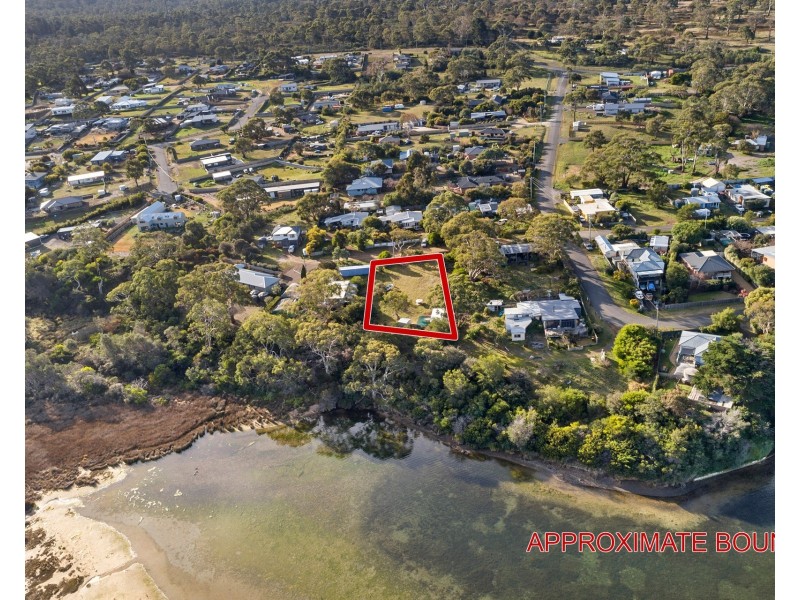 8 Erle West Street, Carlton River TAS 7173