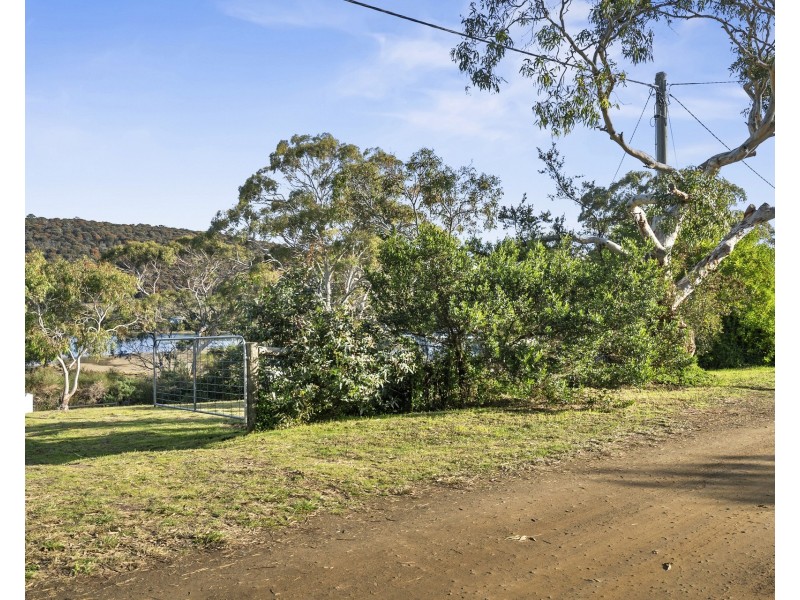 8 Erle West Street, Carlton River TAS 7173