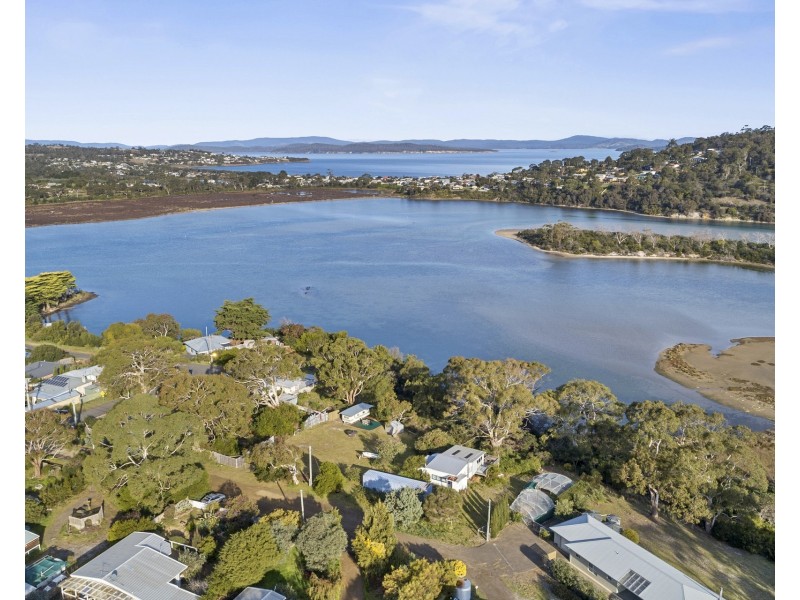 8 Erle West Street, Carlton River TAS 7173