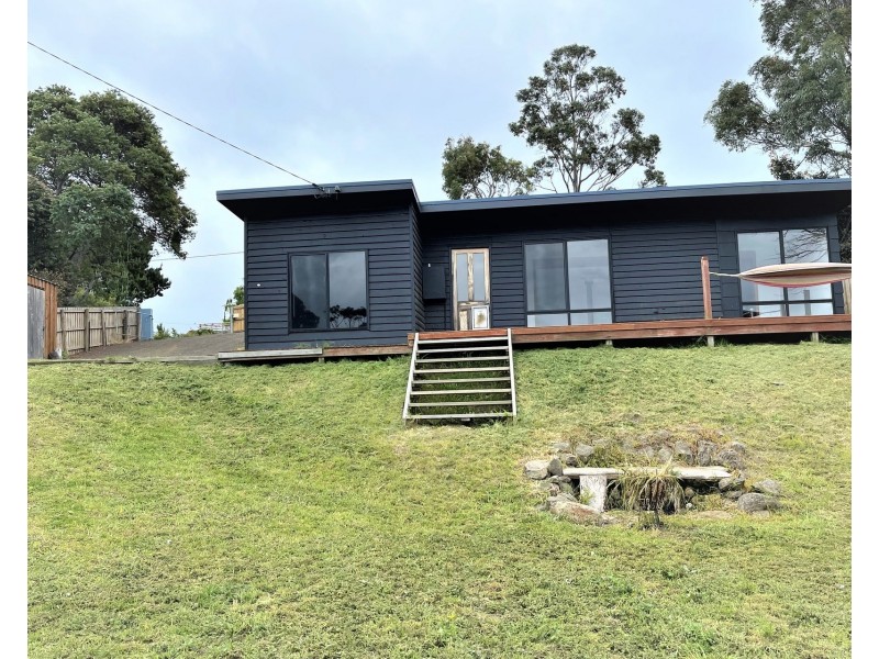 16 Craigs Hill Road, Boomer Bay TAS 7177
