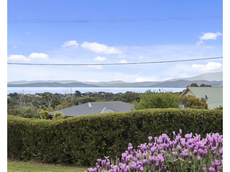 7 Luke Avenue, Carlton TAS 7173