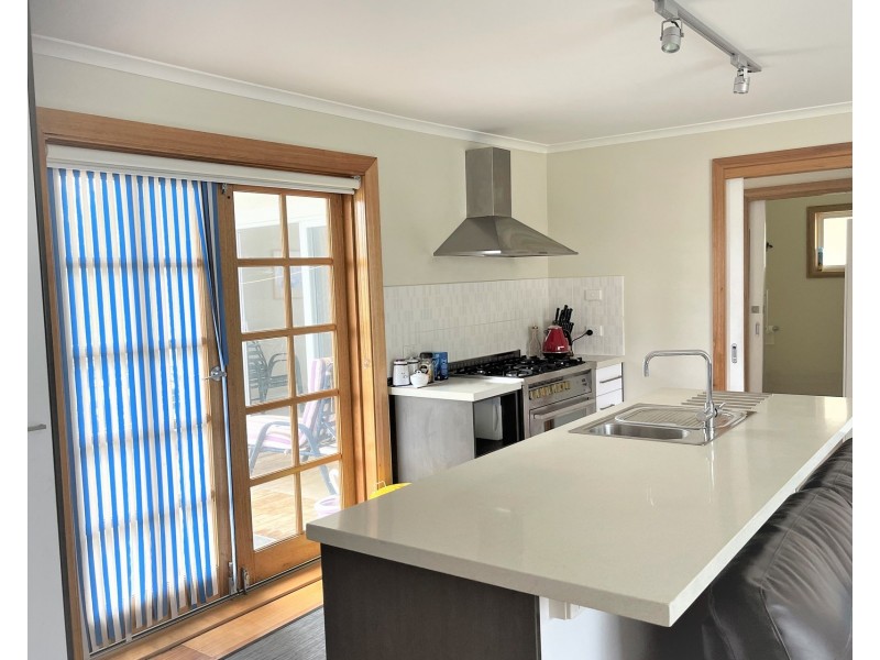 8 Sloping Main Drive, Sloping Main TAS 7186