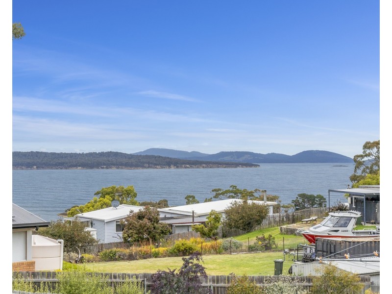 681 Primrose Sands Road, Primrose Sands TAS 7173