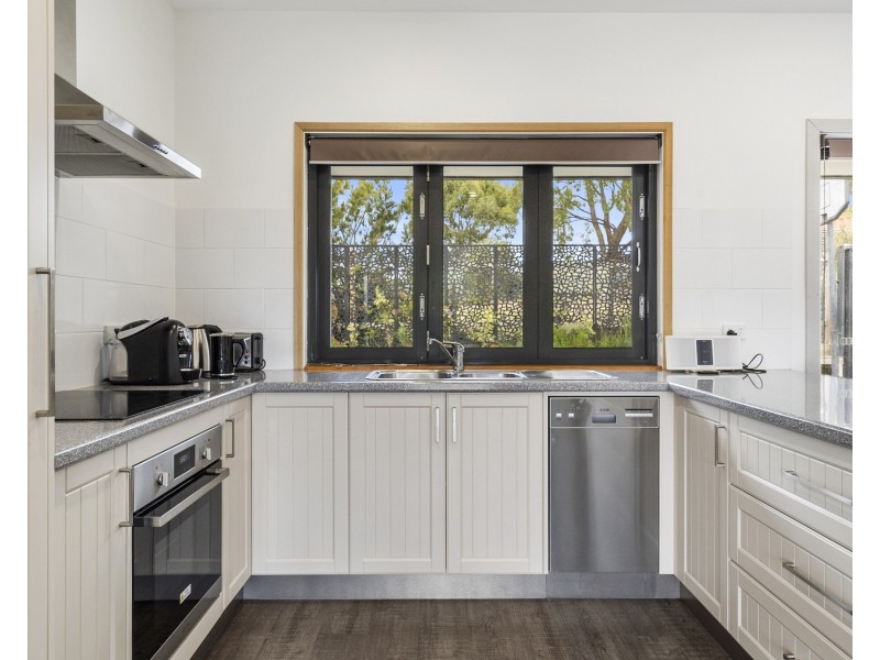 21 Skeggs Avenue, White Beach TAS 7184