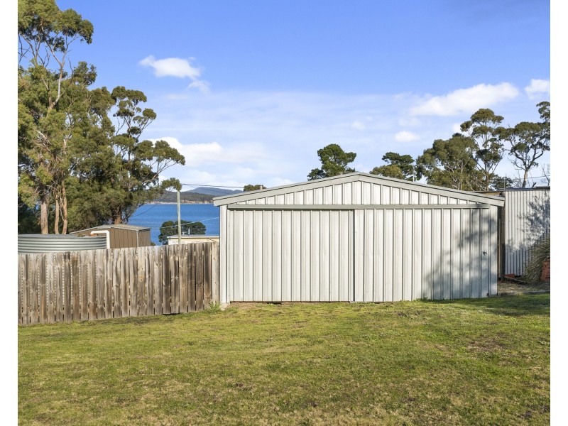 14 Broom Street, Primrose Sands TAS 7173